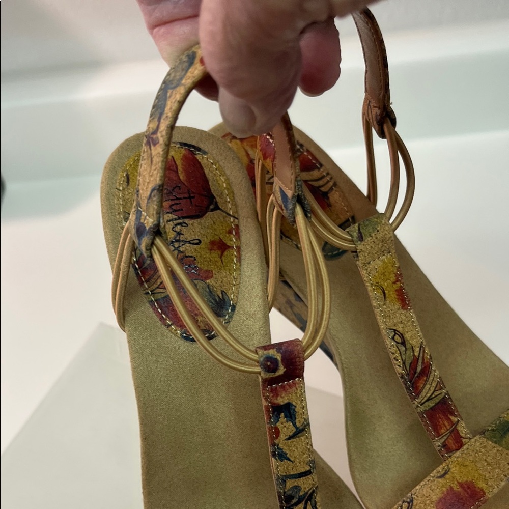 2&1/2 cork wedge sandals with mobile elastic strap for comfort Size 7&1/2 M - Picture 7 of 14
